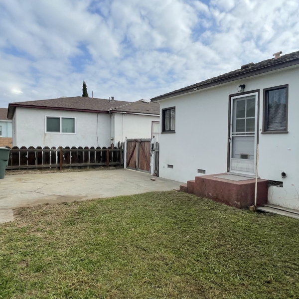 616 Bennett side yard new